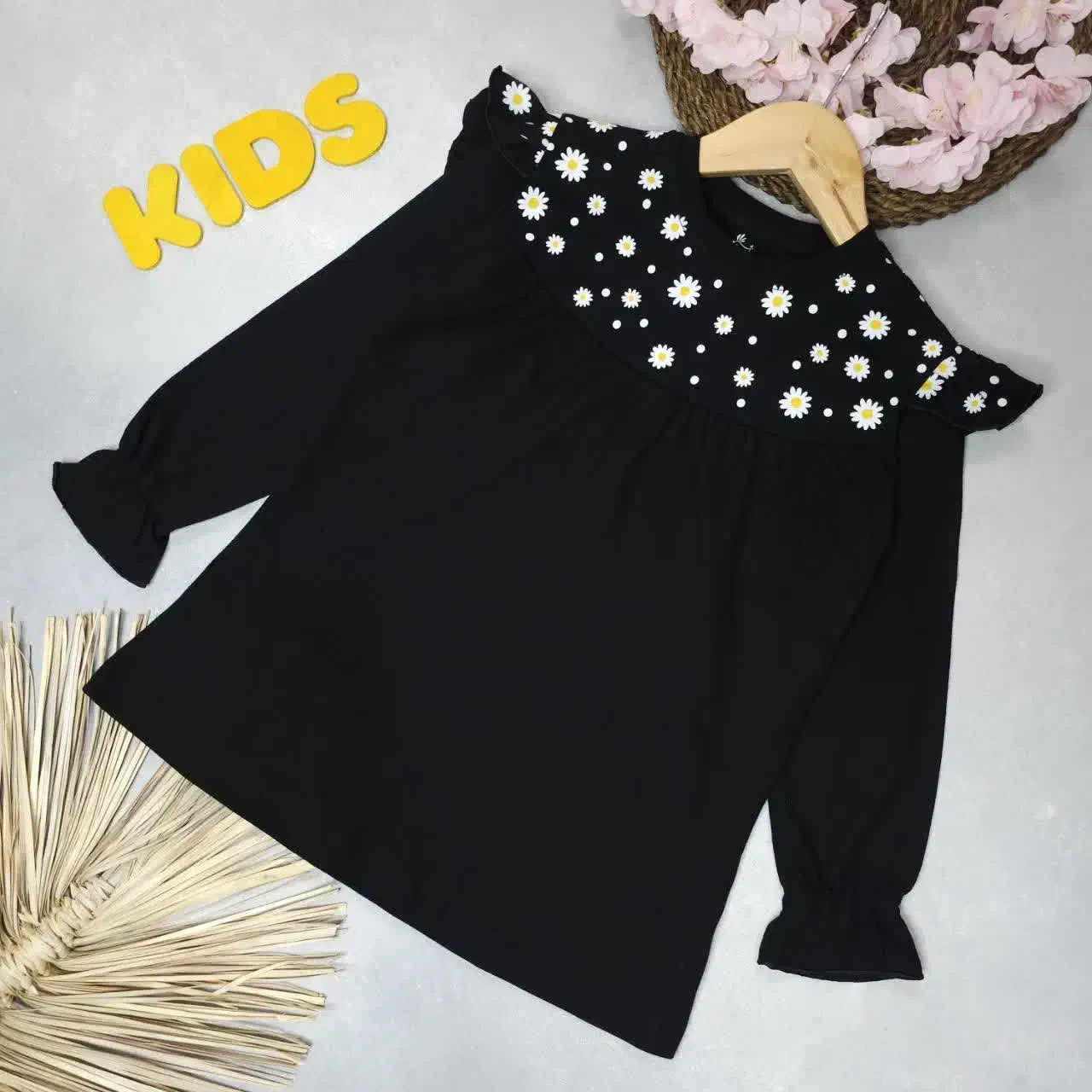 تعدادی لباس دخترانه نو حراج|کفش و لباس بچه|قزوین, |دیوار