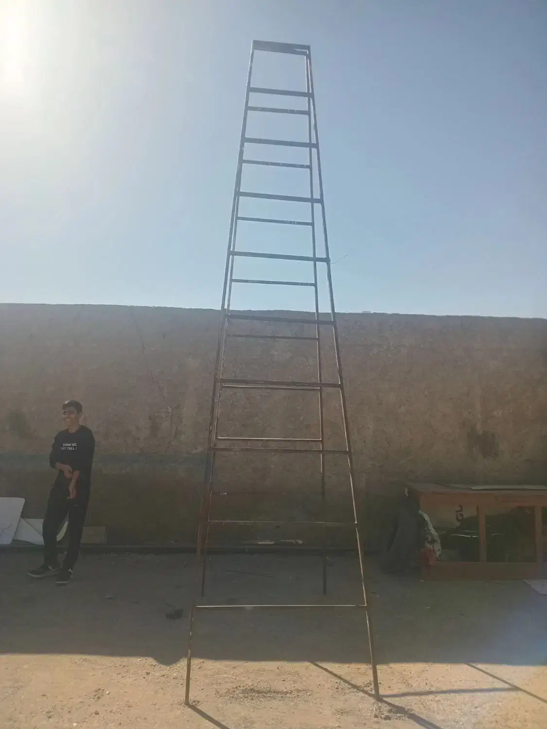 نردبان فلزی با ارتفاع ۴و نیم متر دو پایه|ابزارآلات|کرمان, |دیوار