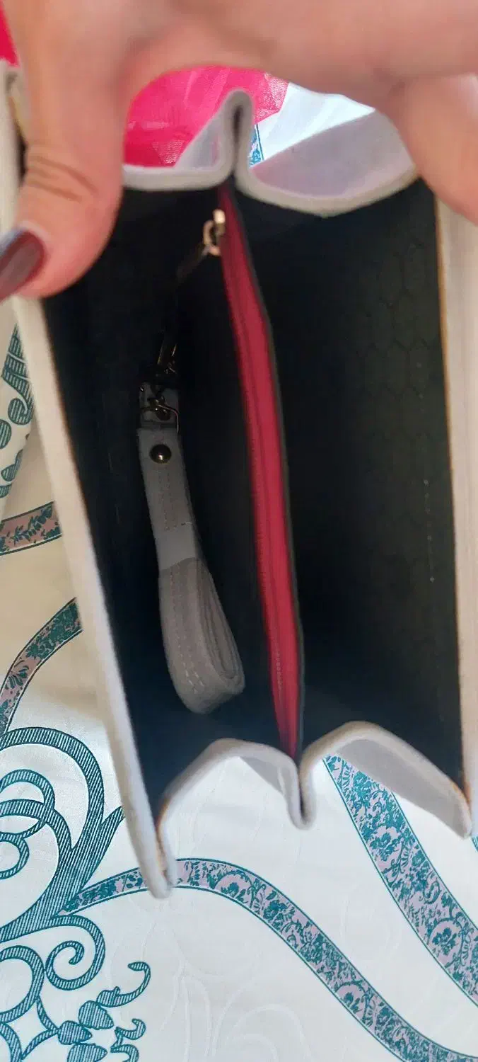 کیف مجلسی|کیف، کفش، کمربند|سلماس, |دیوار