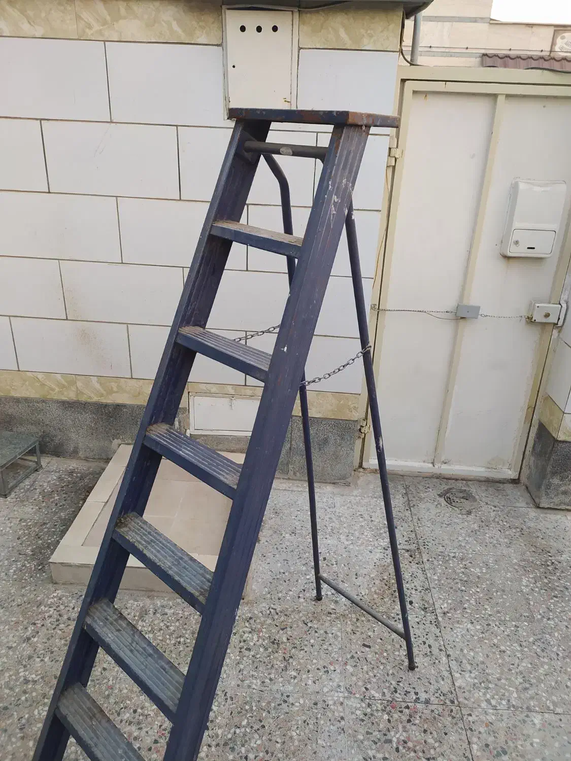 نردبون فلزی|ابزارآلات|شیراز, کوزه گری|دیوار