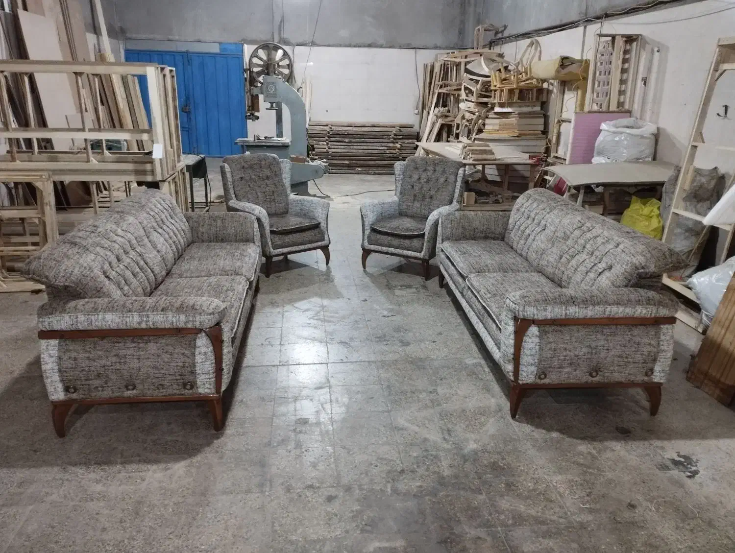 تولیدی مبلمان مشفق|مبلمان خانگی و میز عسلی|مشهد, گرجی علیا|دیوار