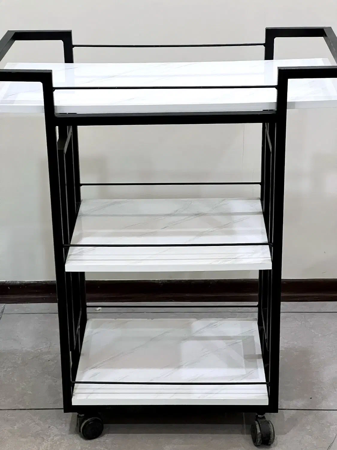 ترولی و صندلی تابورو|آرایشگاه و سالنهای زیبایی|تهران, اتابک|دیوار