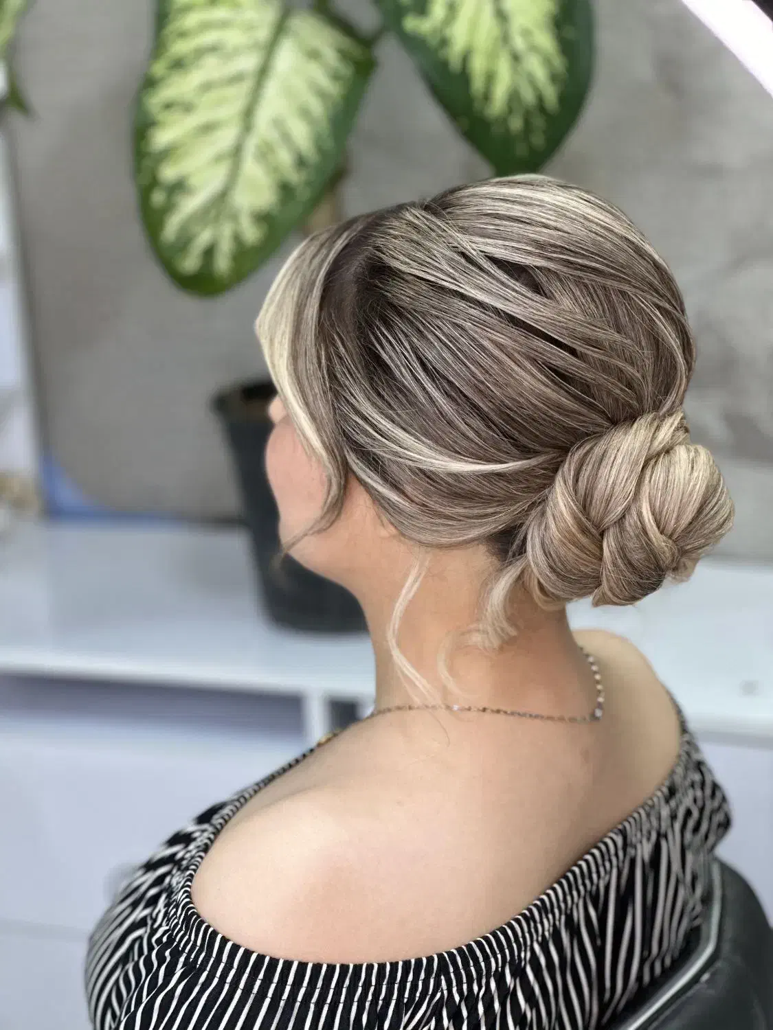 شنیون با تخفیف|خدمات آرایشگری و زیبایی|رشت, انصاری|دیوار