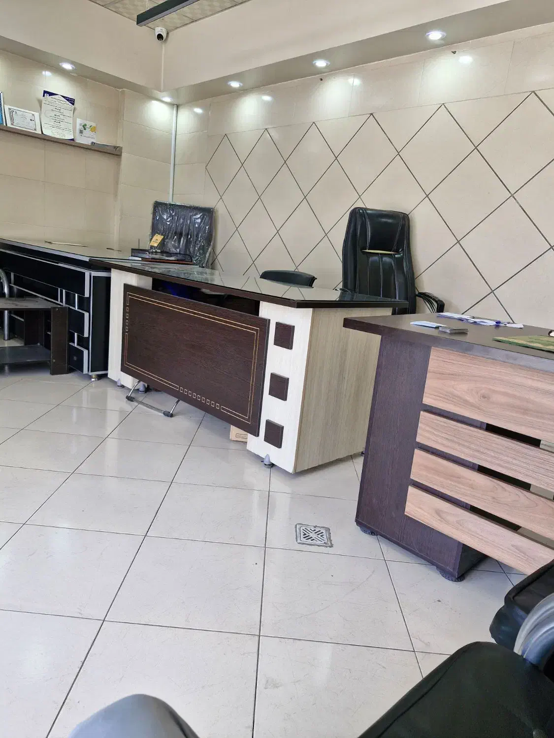 یک باب مغازه تجاری خ سفر به متراژ ۳۱مترفروشی|فروش مغازه و غرفه|شیراز, کاراندیش|دیوار