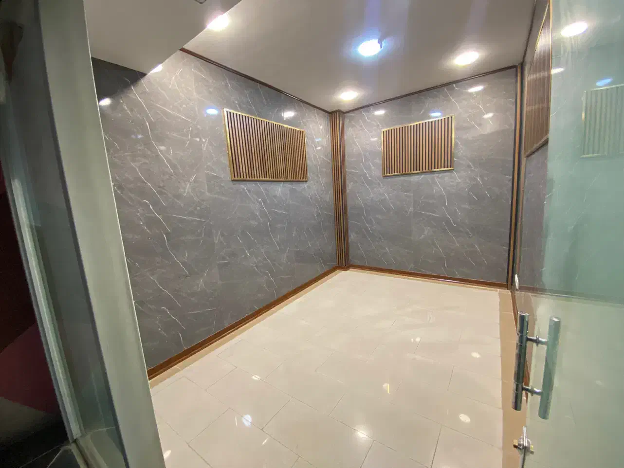 اجاره دفتر اداری شیک|اجارهٔ دفتر کار، اتاق اداری، مطب|قم, ژاندارمها|دیوار