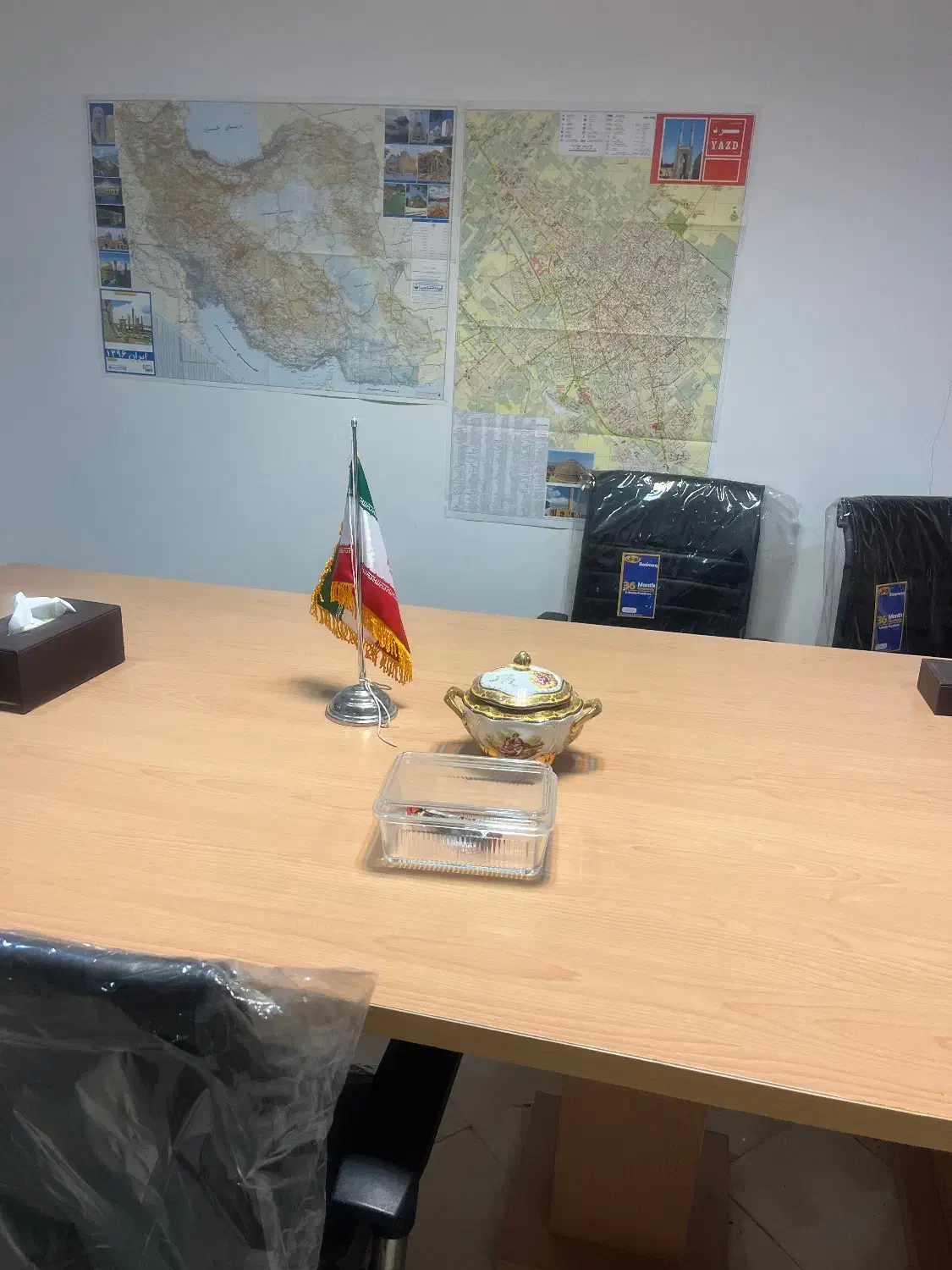 میز  کنفرانس و شلف ام دی اف درجه دو حد نو|دفتر کار|یزد, |دیوار