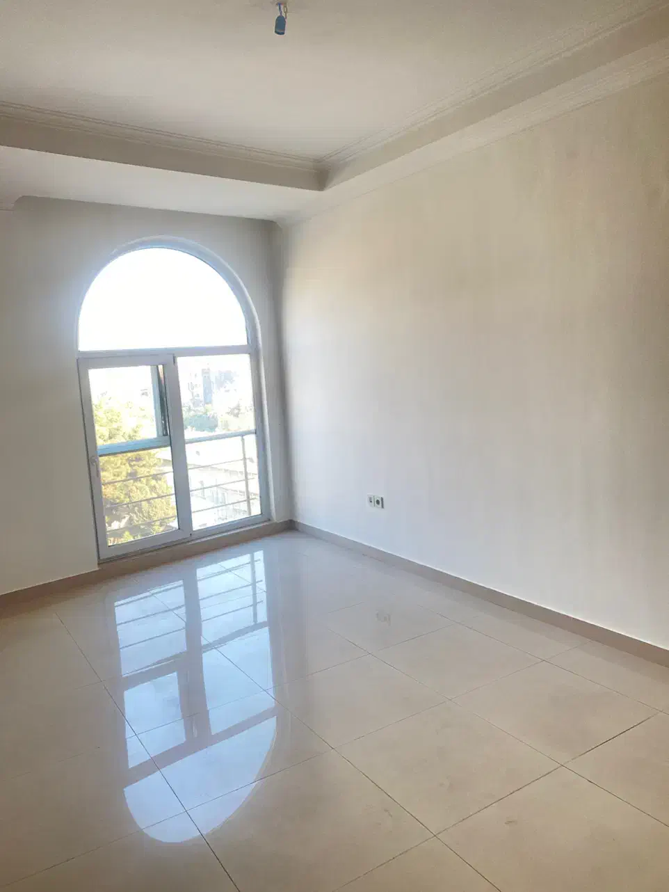 ۱۱۷متری ۲ خوابه ۷ ساله با ویو جنگلی یوسف اباد