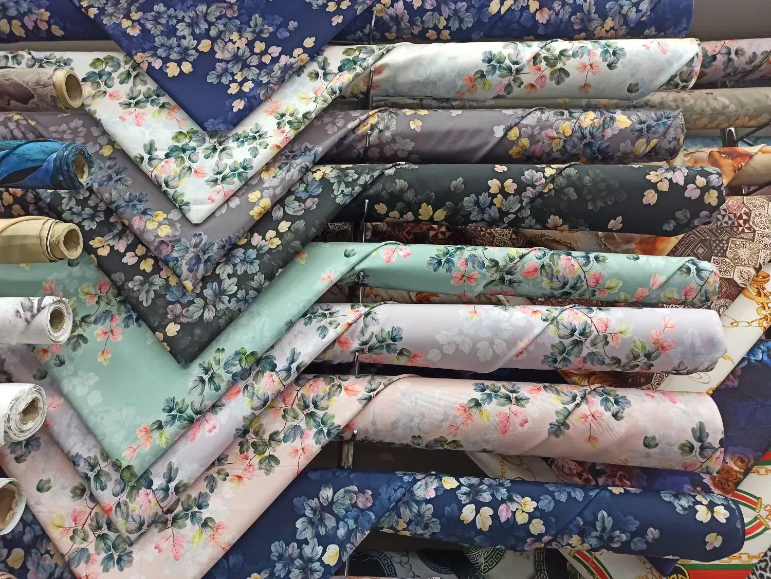 پارچه چادر سه بعدی چادری رنگی میزبان|لباس|مشهد, شهید مطهری|دیوار