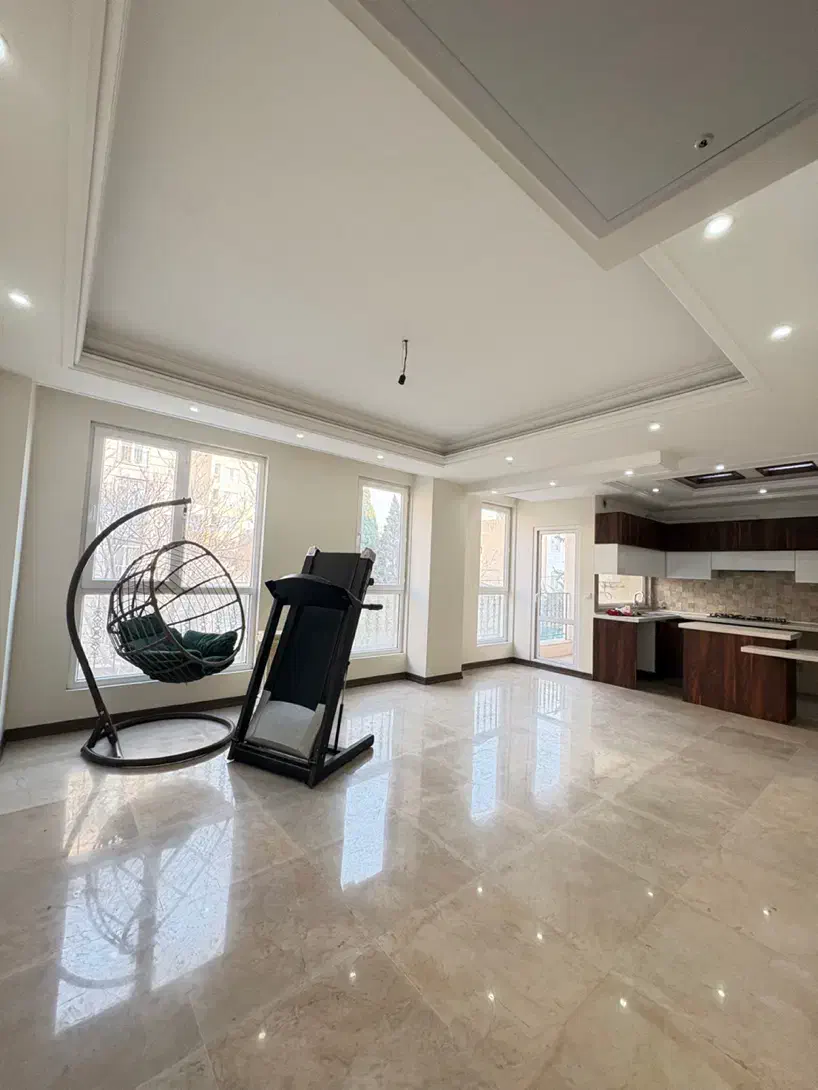 ۹۵ متر/نوساز کلید نخورده/تک واحدی/گذر برند غربی ها