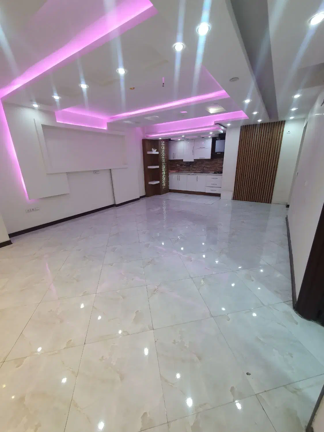 آپارتمان اداری ۱۰۰ متری بر اصلی گلخانه|اجارهٔ دفتر کار، اتاق اداری، مطب|اصفهان, خانه اصفهان|دیوار