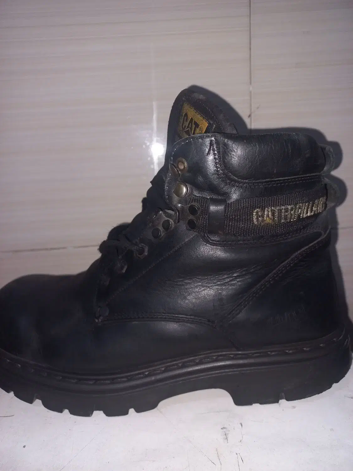 کفش کاترپیلر اصل|کیف، کفش، کمربند|شاهین‌شهر, شهرک میلاد|دیوار