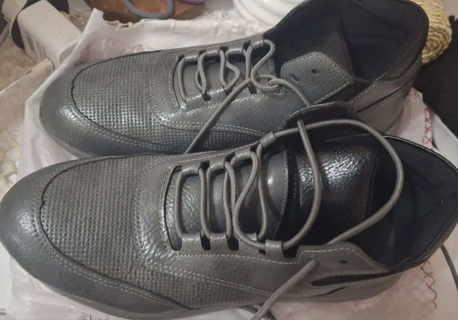 کفش کتانی چرم مصنوعی|کیف، کفش، کمربند|بندر انزلی, پردیس|دیوار