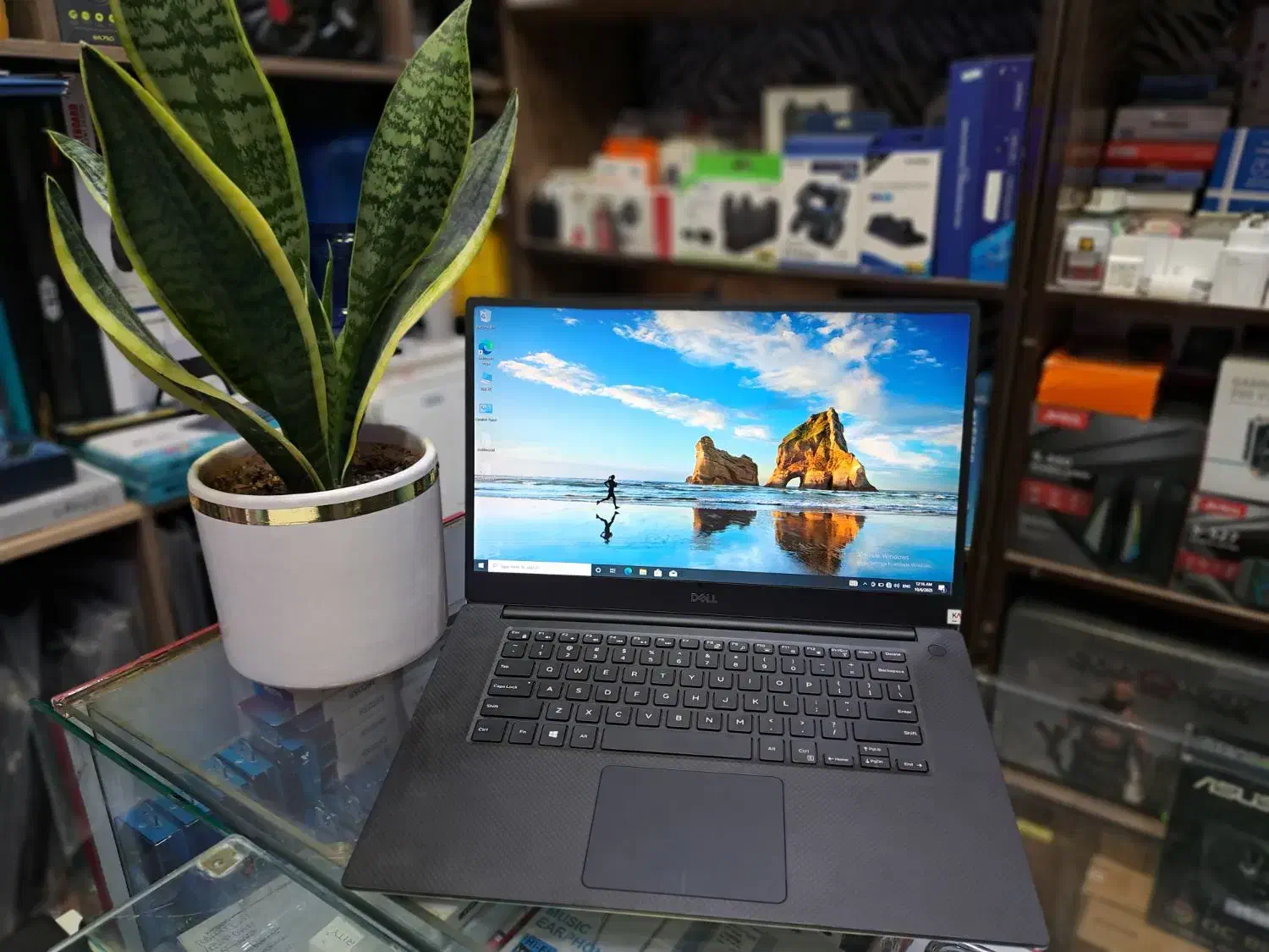 DELL P2222H  تولید ۲۰۲۰ فریم لس|قطعات و لوازم جانبی رایانه|کرمانشاه, |دیوار
