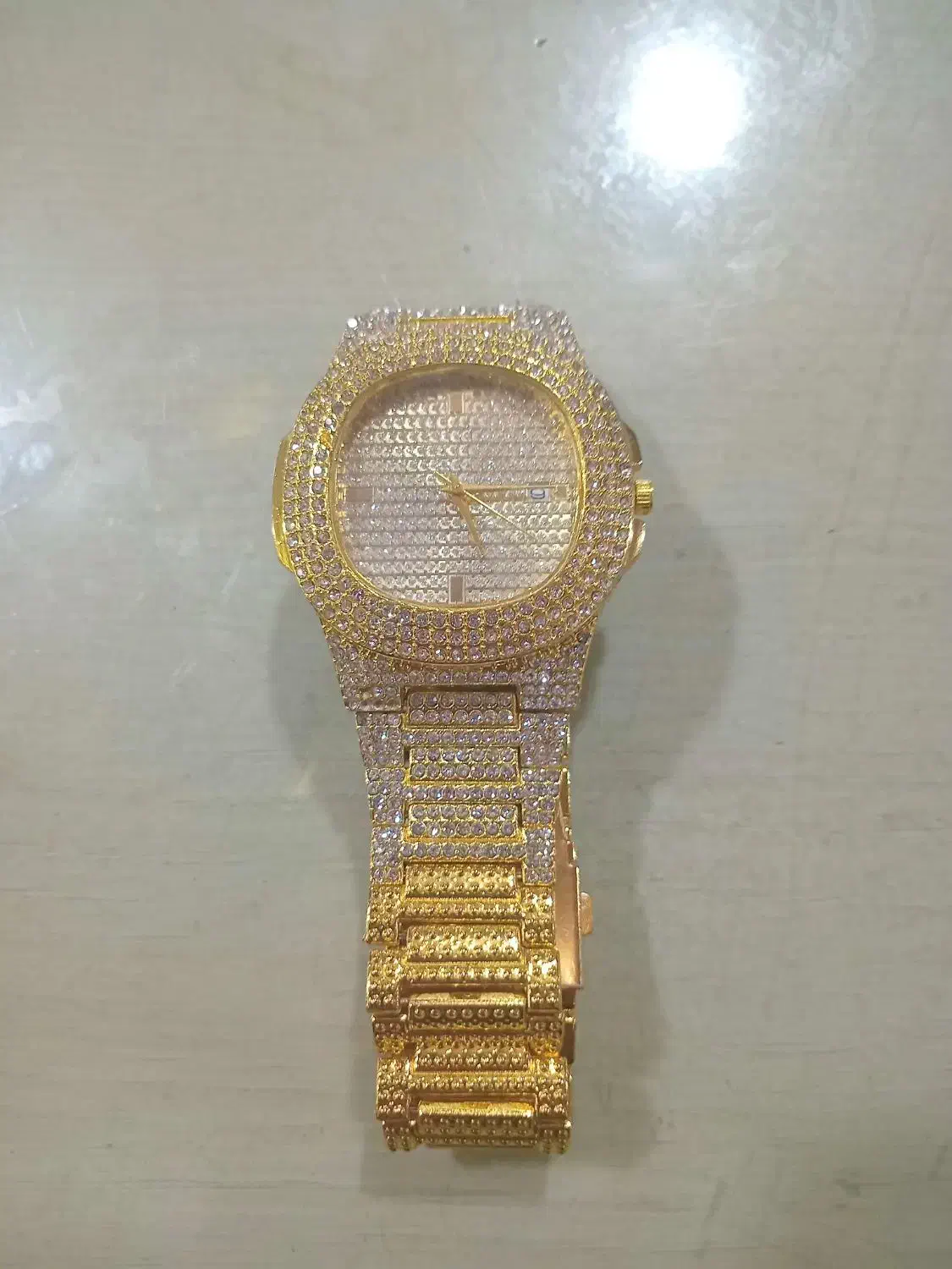 یک عدد ساعت مردانه نگین دار|ساعت|سهند, |دیوار