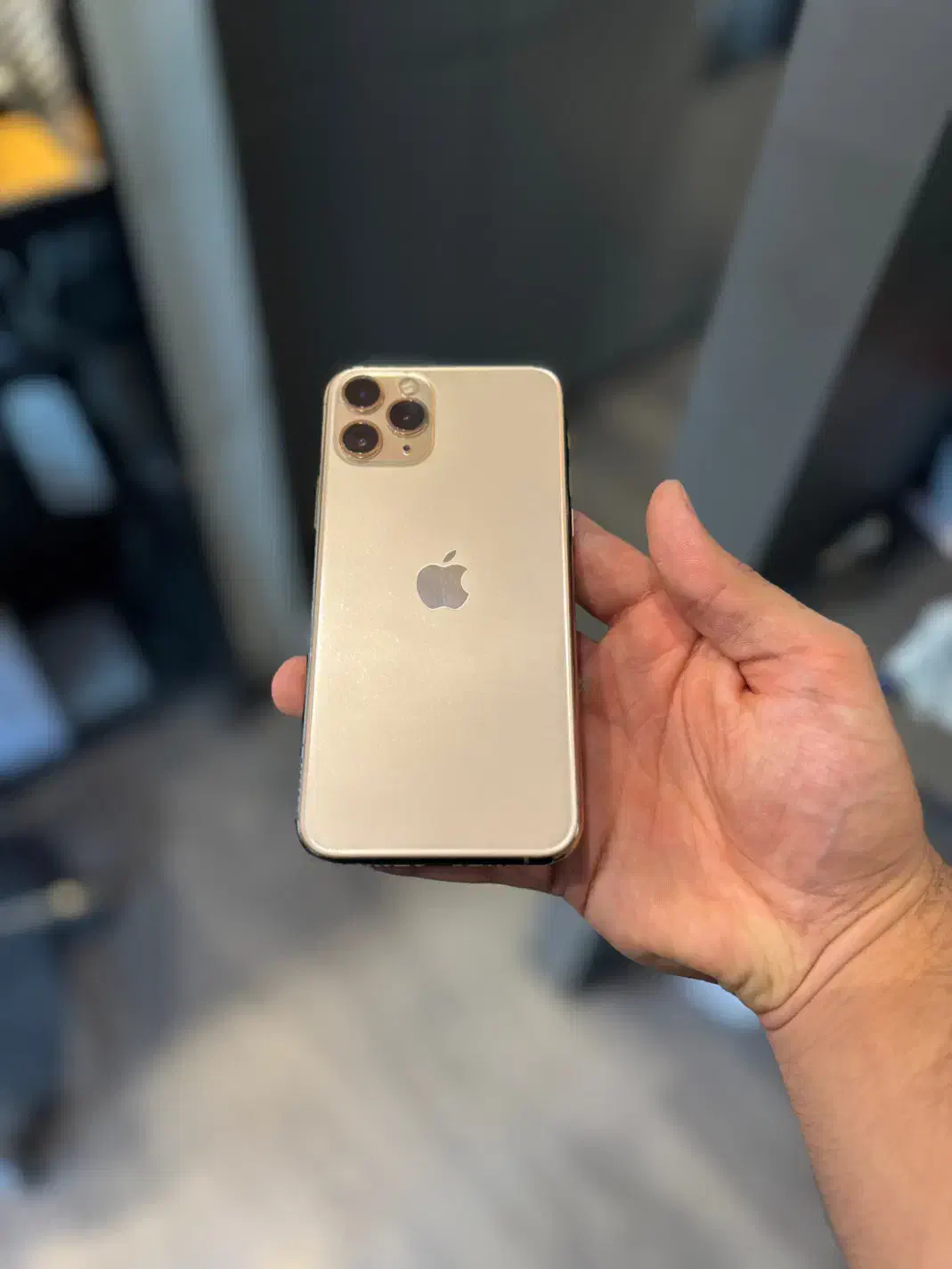 iPhone 11 pro 256 باتری ۱۰۰|موبایل|مشهد, کوه سنگی|دیوار