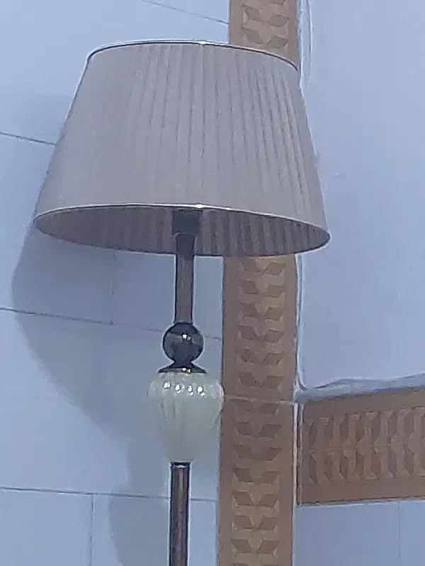 آباژور ایستاده|چراغ خواب و آباژور|قم, شهرک مهدیه (مدرس)|دیوار