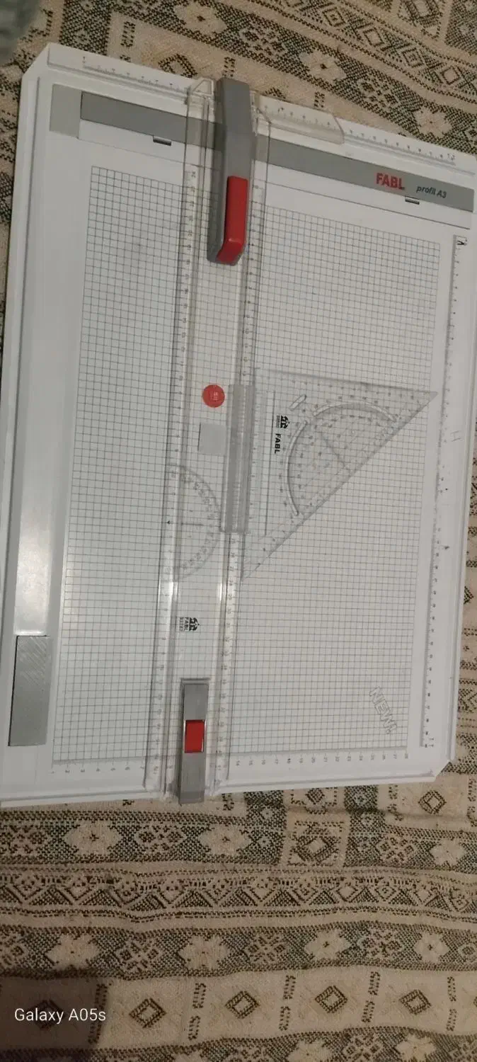 تخته رسم|لوازم التحریر|بوئین زهرا, |دیوار