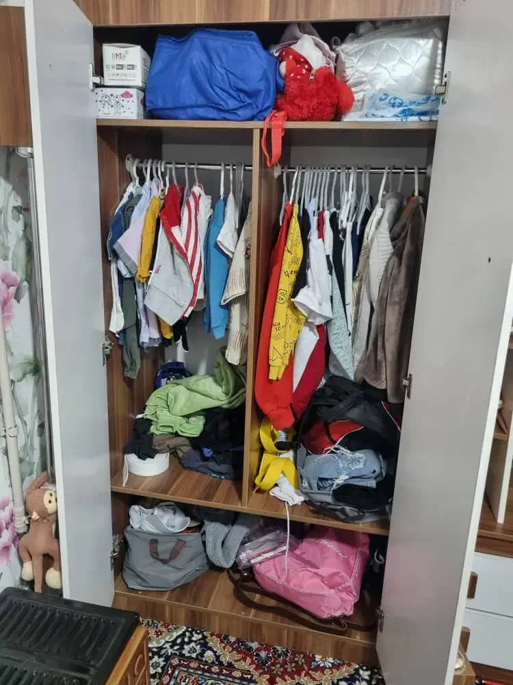 تخت و کمد کودک و نوجوان همراه تشک|تخت و سرویس خواب|شاهینشهر, شهرک گلدیس|دیوار