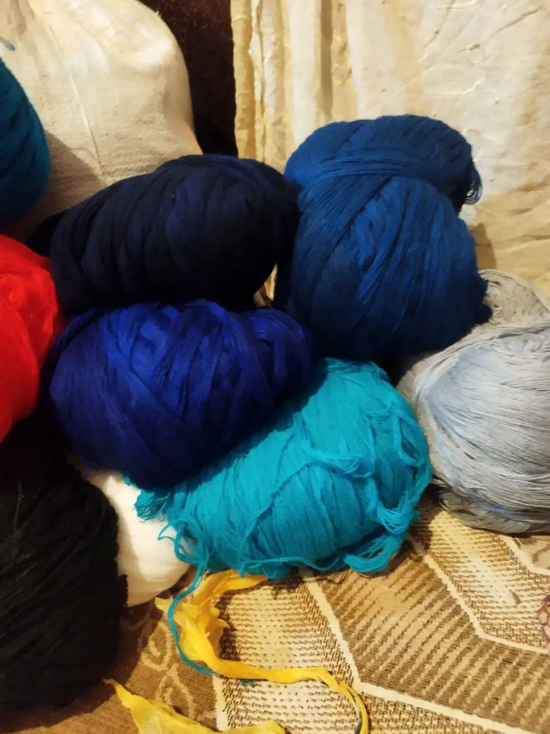 نخ کیلویی|لوازم خیاطی و بافتنی|نیمروز, |دیوار