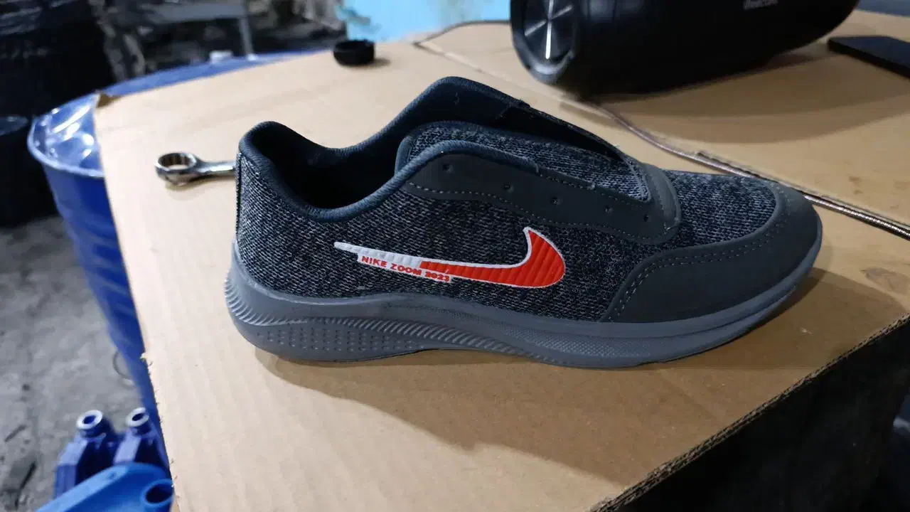 کتونی عمده|کیف، کفش، کمربند|قم, بیست متری ولیعصر|دیوار