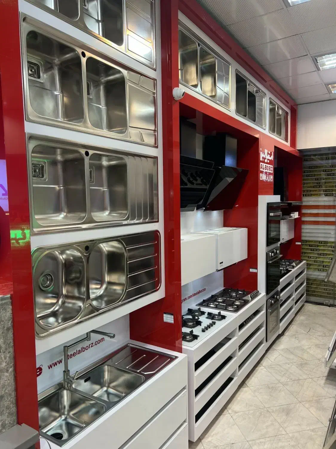 استخدام کارگر ساده افغانی|استخدام خدمات فروشگاه و رستوران|ری, شهادت|دیوار