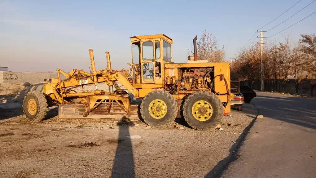 گریدرکماتسو ۷۰۵ و بولدوزرتی دی ۱۵|خودرو سنگین|هشتگرد, تهران دشت|دیوار
