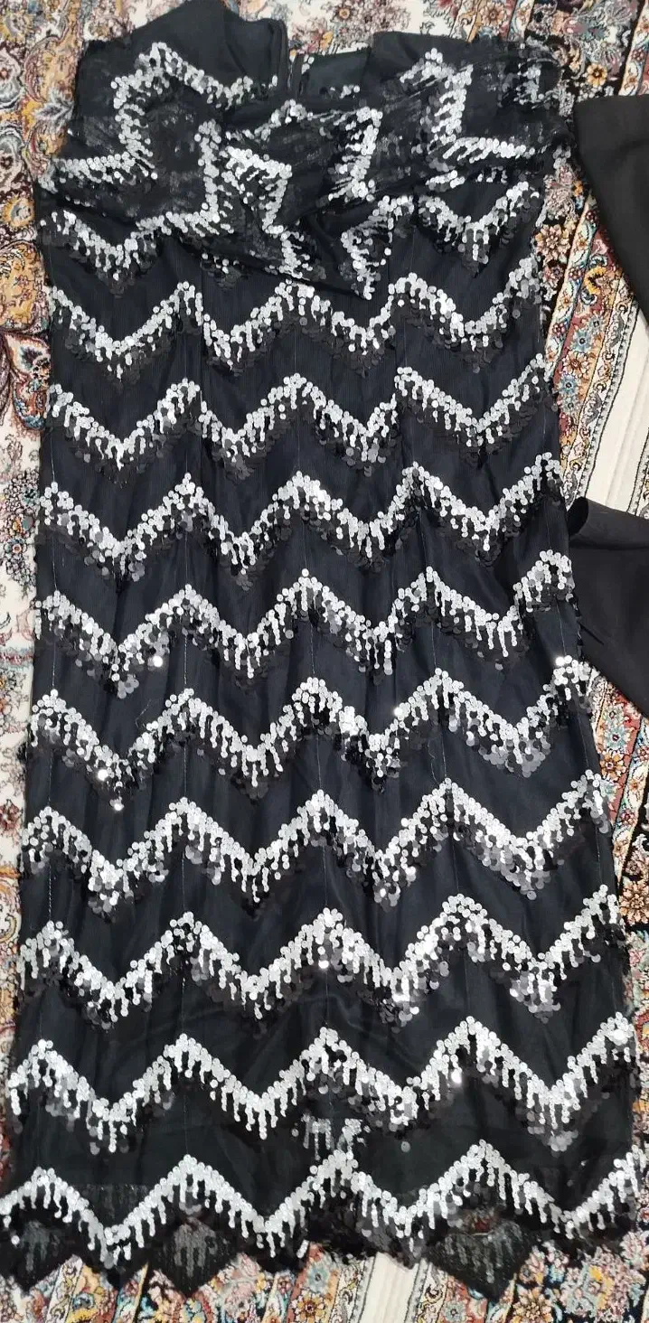 لباس مجلسی|لباس|سلماس, |دیوار