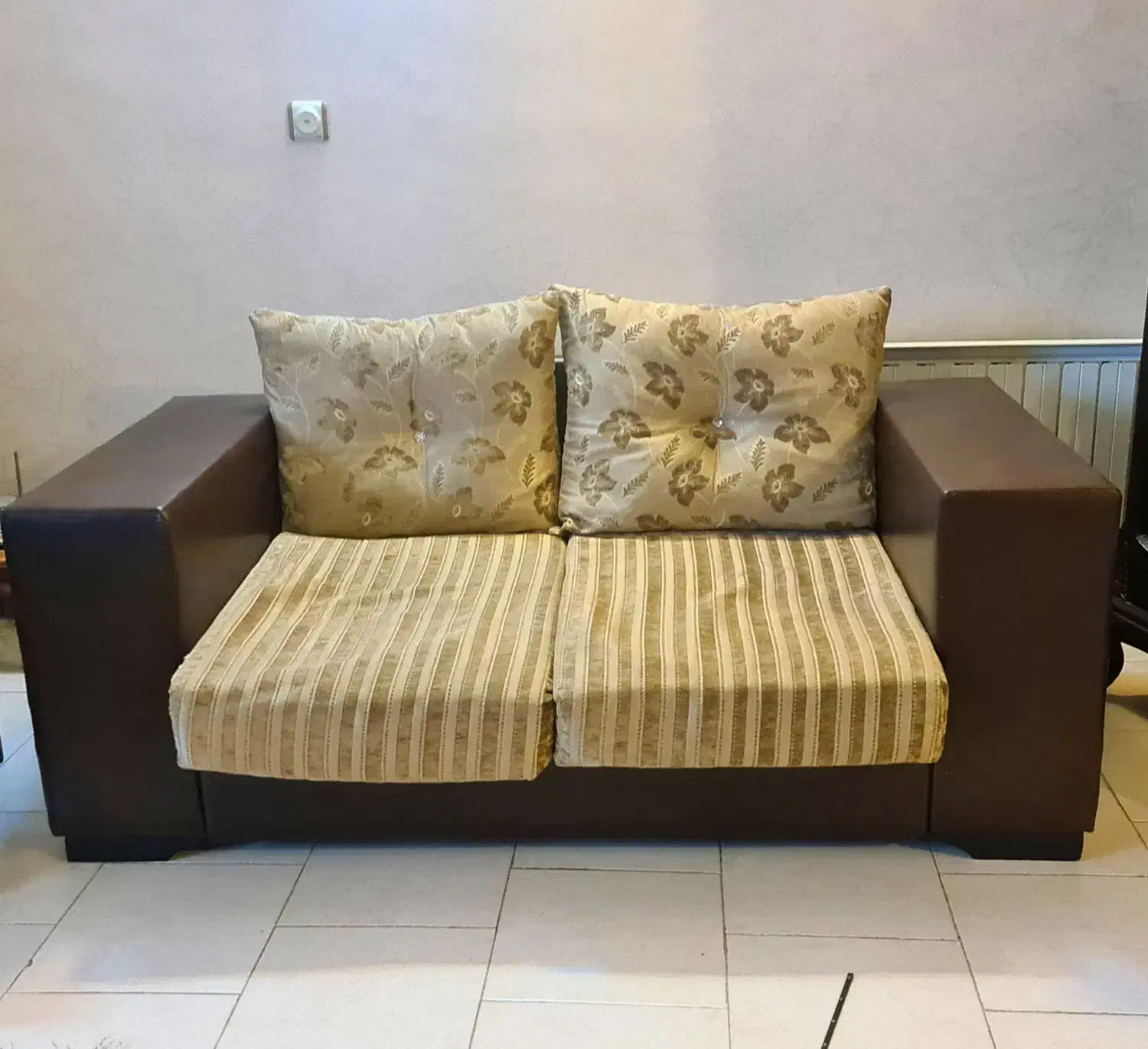 مبلمان و میز عسلی|مبلمان خانگی و میز عسلی|ساری, |دیوار