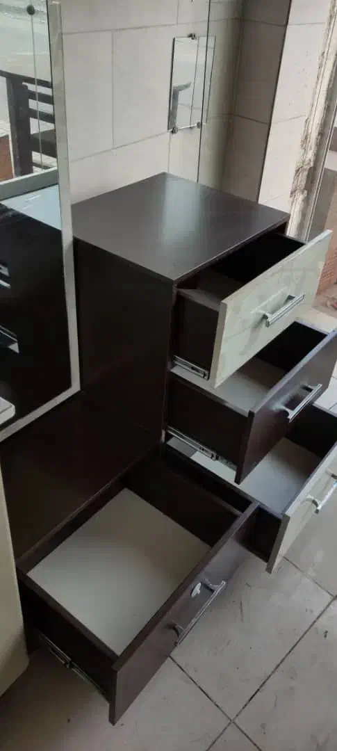 کشوی لباس با اینه درحدنو3800|جاکفشی، کمد، دراور|لنگرود, |دیوار