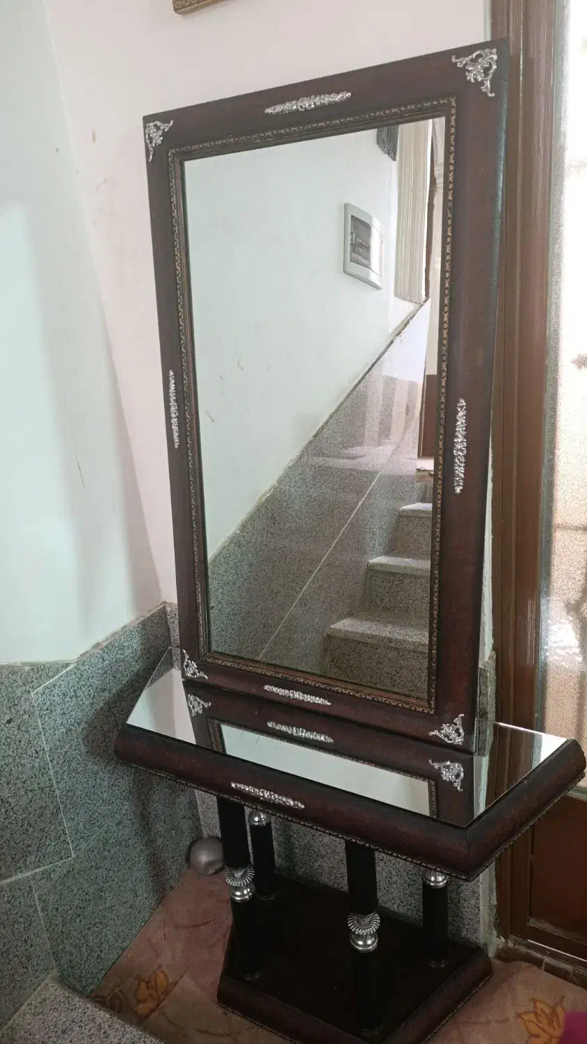 آینه سالم|آینه|جهرم, |دیوار