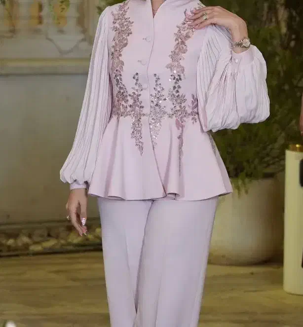 دوزنده|لباس|شهریار, شهرک وائین|دیوار