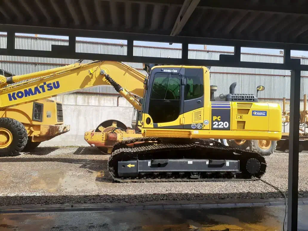 بیل مکانیکی کوماتسو ۲۲۰ مدل ۲۰۱۹ کمکار|خودرو سنگین|میاندوآب, |دیوار