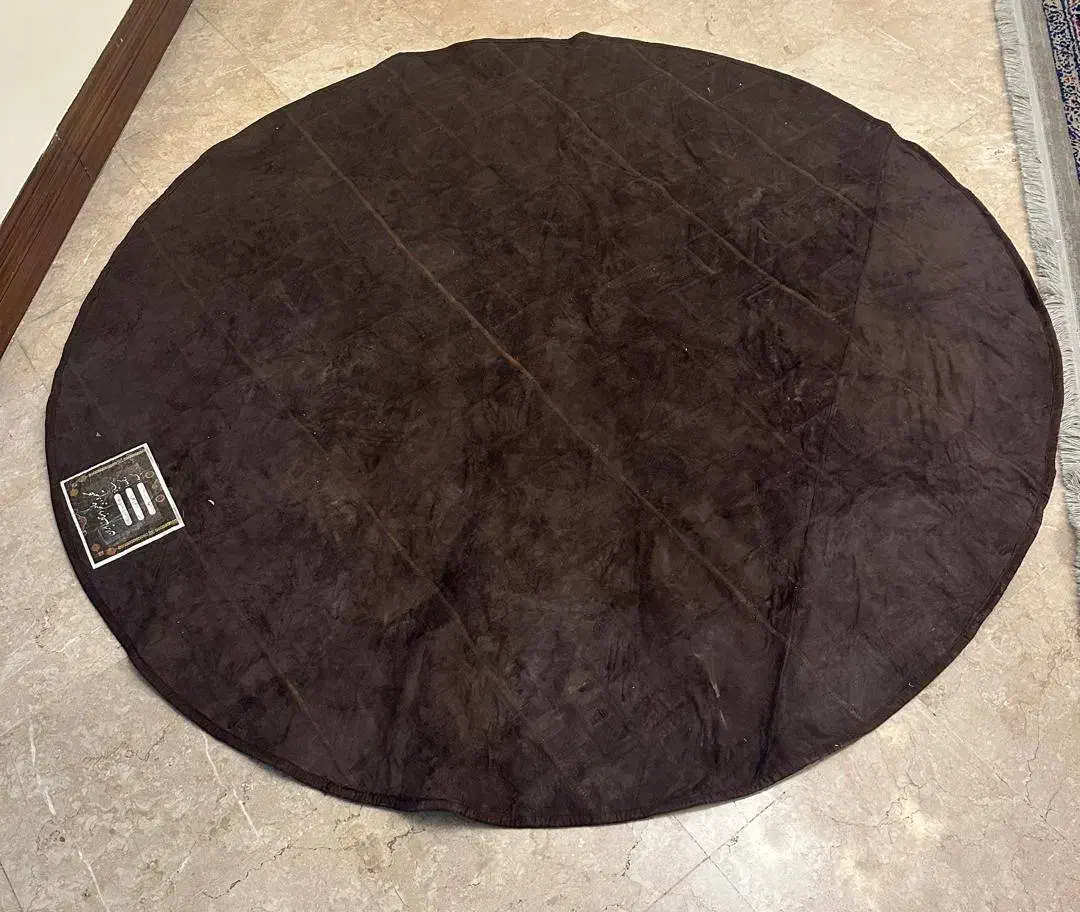 فرش دورو چرم وگلیم سایز ۲ متری بسیار تمیز و انتیک|فرش|تهران, تجریش|دیوار