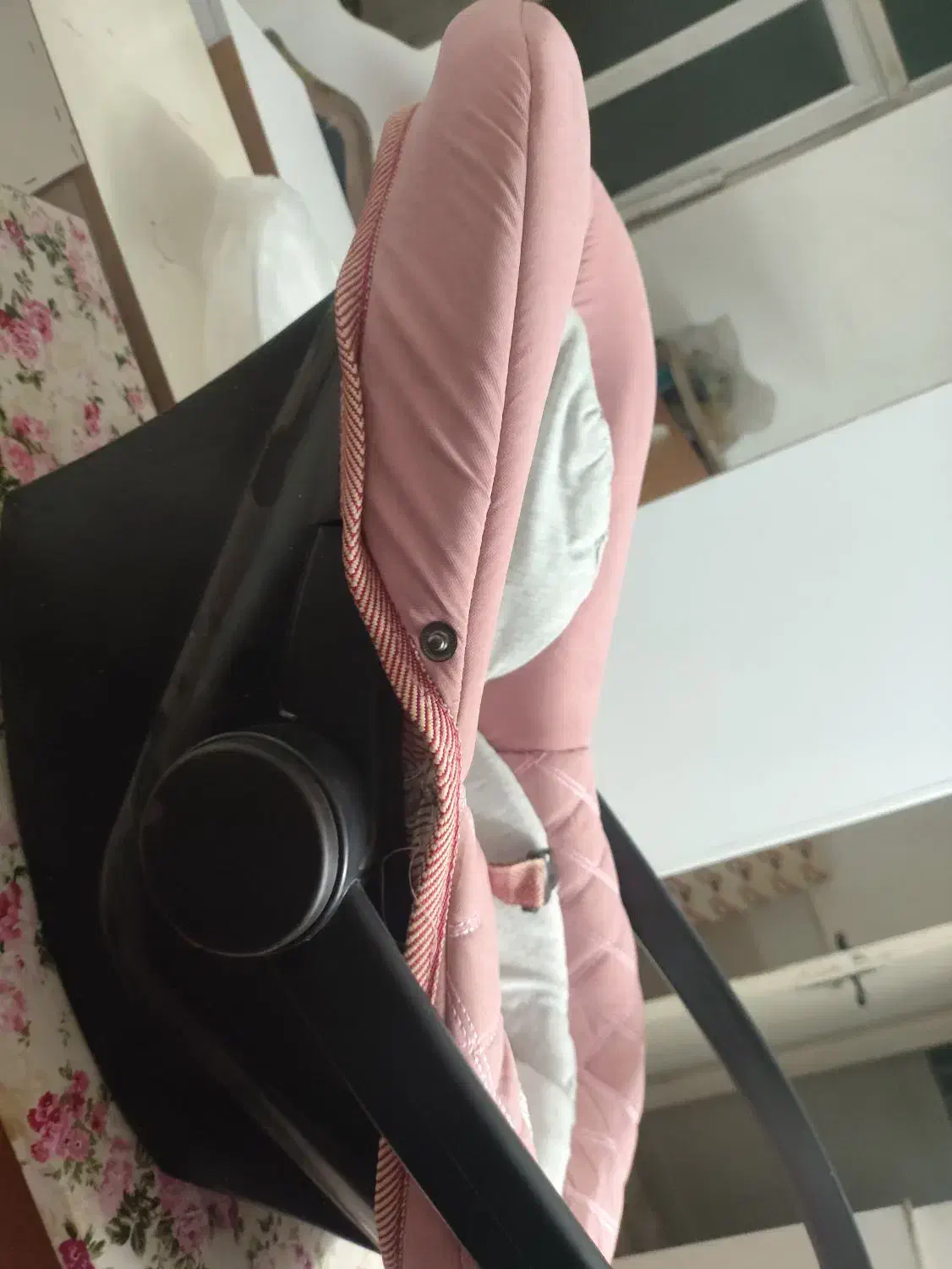 کریر کودک|کالسکه و لوازم جانبی|قم, باغ کرباسی|دیوار