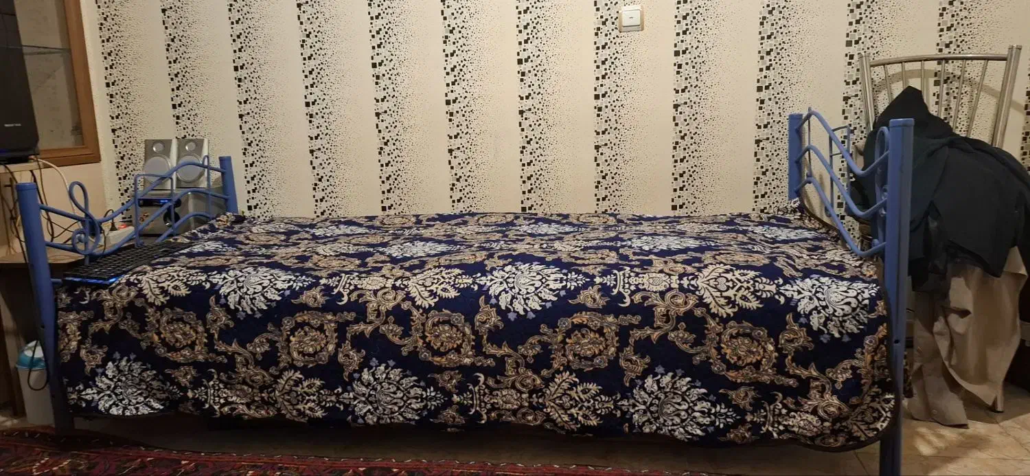 تخت خواب فلزی درحد|تخت و سرویس خواب|تبریز, |دیوار