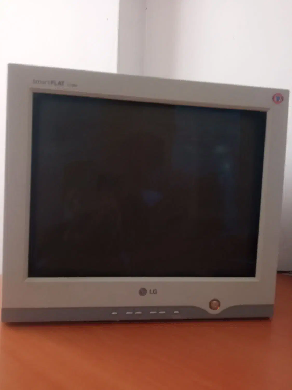 کامپیوتر با مینی کیس|رایانه رومیزی|گلبهار, شهر جدید گلبهار|دیوار