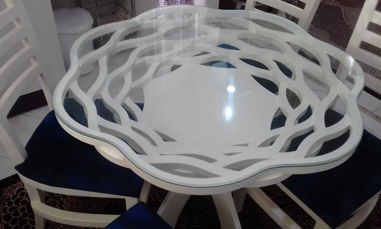 میز غذاخوری شیک و تمیز بدون صندلی|میز و صندلی غذاخوری|مشکیندشت, |دیوار