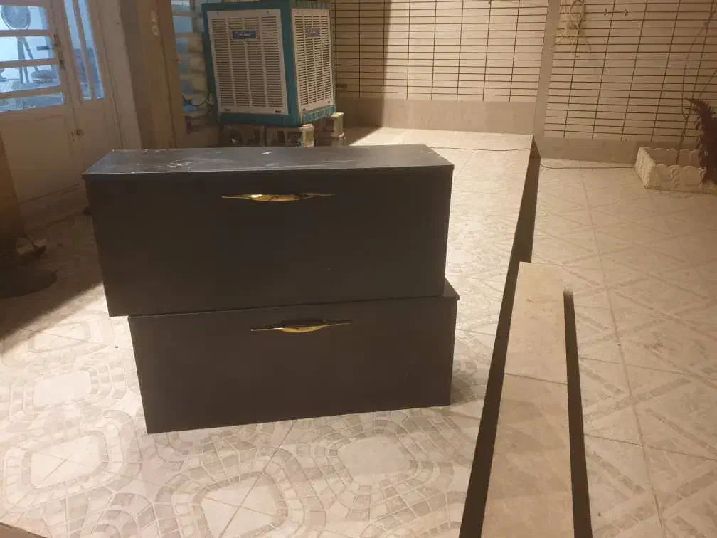 چندتا دکور ارایشگاه و لامپ ریلی|جاکفشی، کمد، دراور|سیرجان, |دیوار