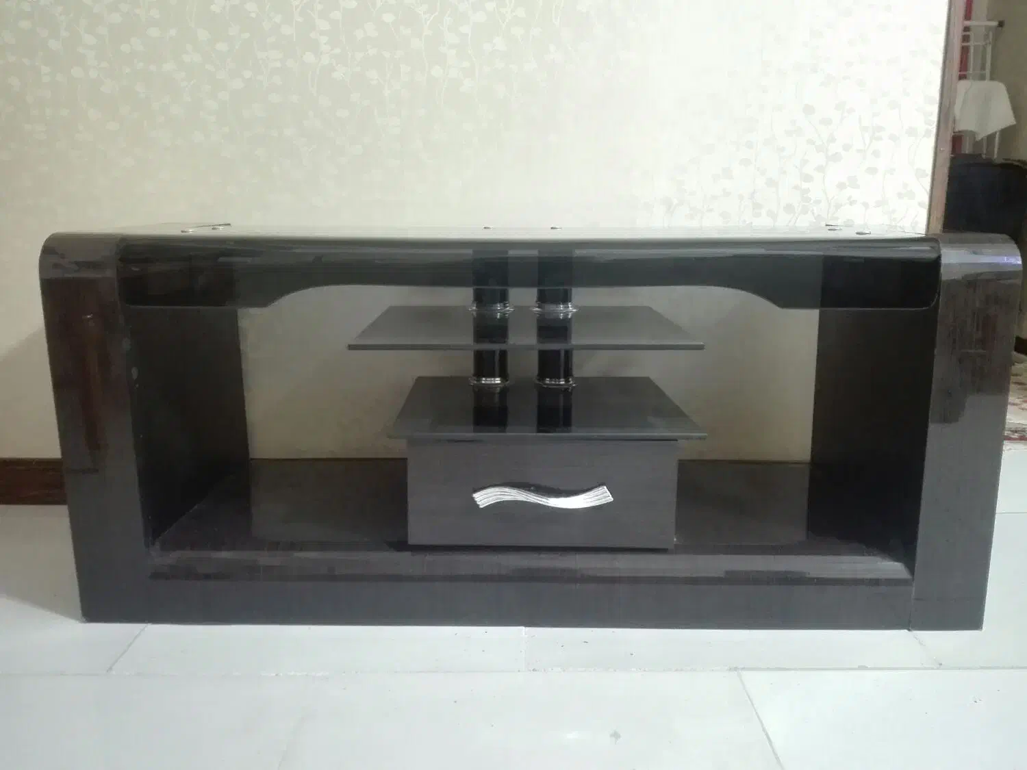 میز تلویزیون ترکیب شیشه و چوب|میز تلویزیون|مشهد, ابوذر|دیوار