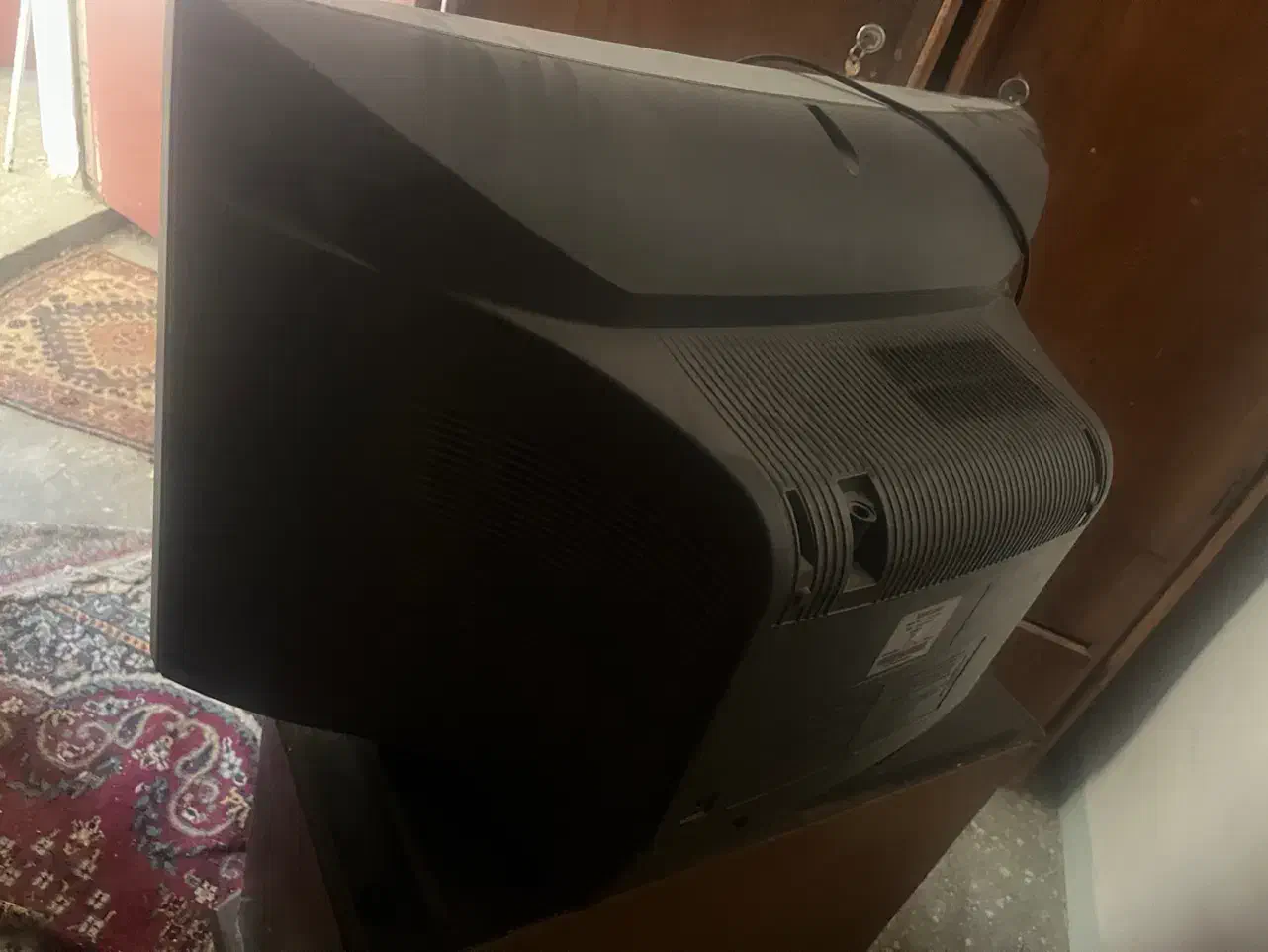 تلوزیون سامسونگ با میز و دستگاه سی دی|سایر لوازم برقی|شیراز, دروازه اصفهان|دیوار