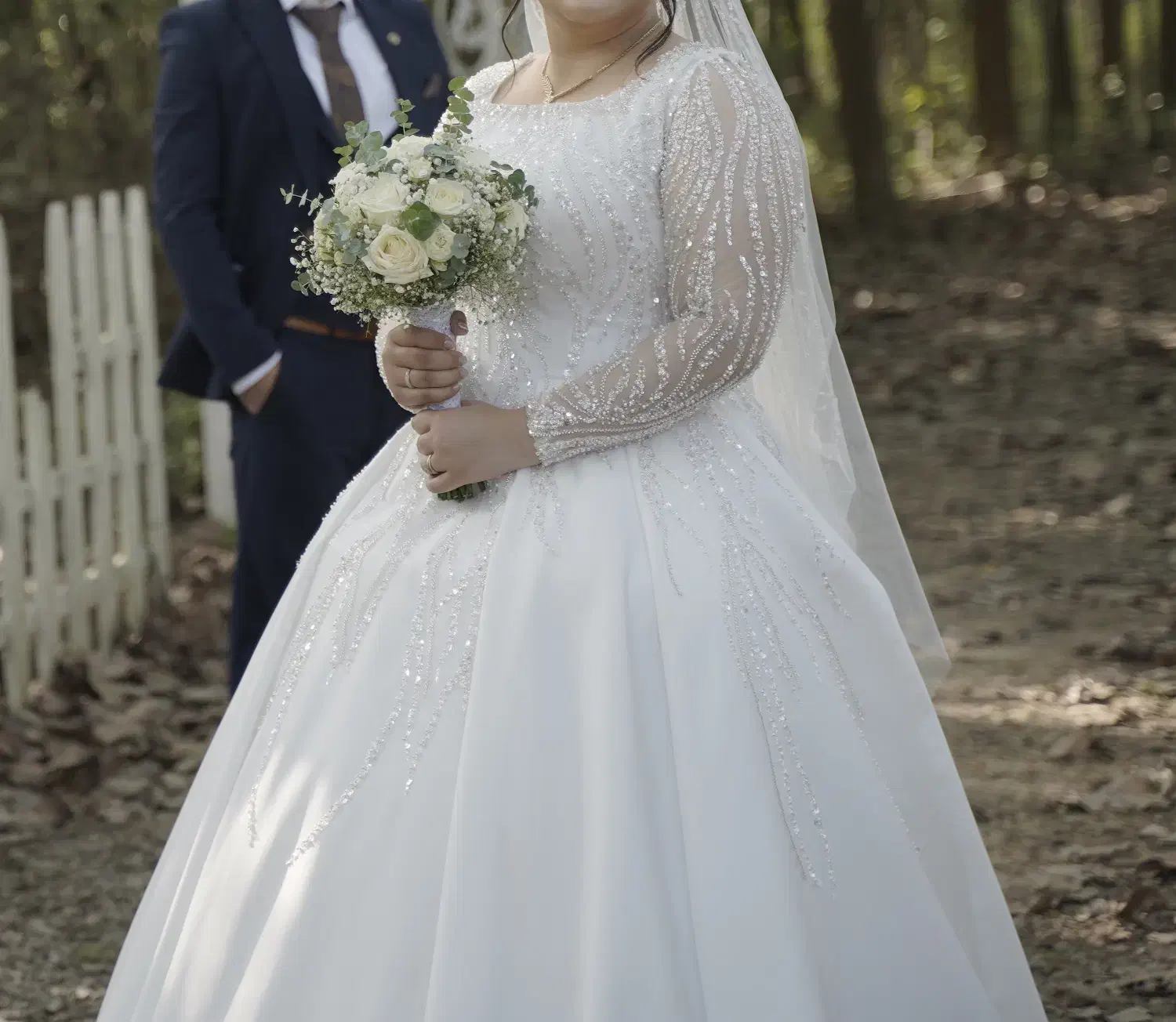 لباس عروس|لباس|رشت, منظریه|دیوار