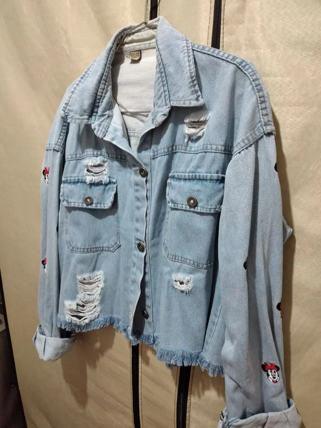 مانتو|لباس|تهران, تختی|دیوار