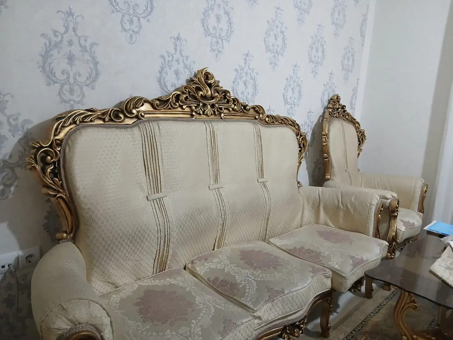 مبلمان سلطنتی ۷ نفره|مبلمان خانگی و میز عسلی|صدرا-فارس, فاز ۱|دیوار