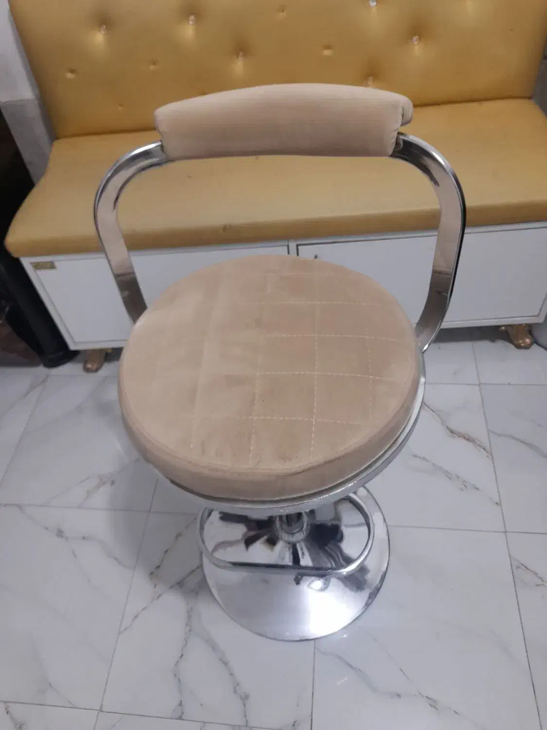 ....|صندلی و نیمکت|الیگودرز, |دیوار