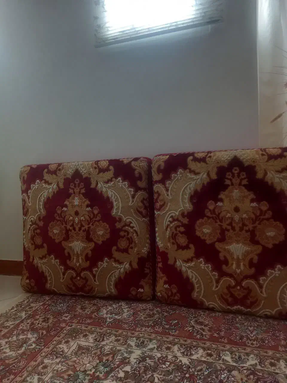 دو جفت پشتی سالم و شیک|پشتی|بیرجند, |دیوار