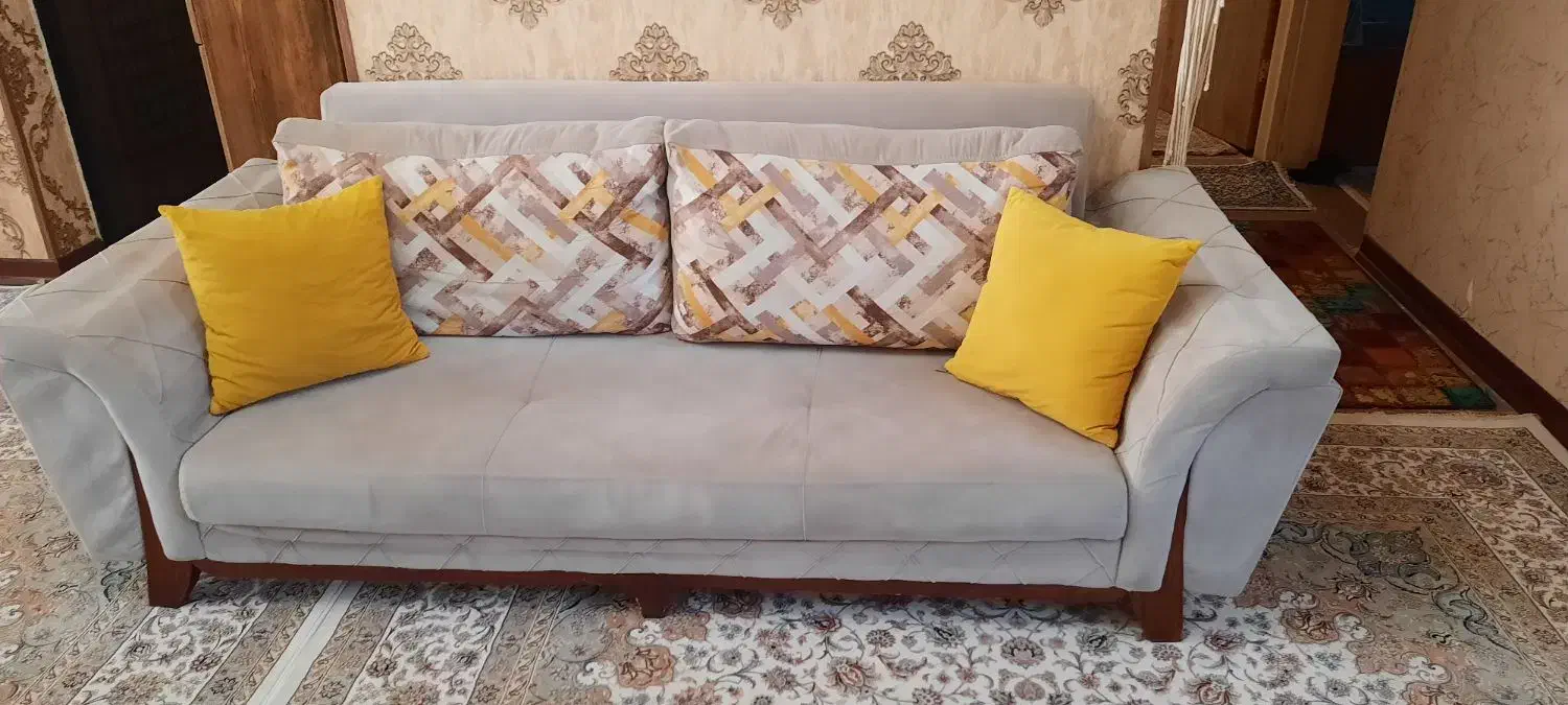 مبل و میز غذا خوری و نیم ست راحتی|مبلمان خانگی و میز عسلی|کرج, گلشهر|دیوار