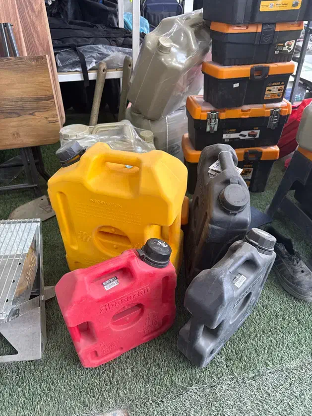 انواع دبه بنزین و آب به صورت اب بندی|ظروف نگهدارنده، پلاستیکی، یکبارمصرف|بهارستان, |دیوار