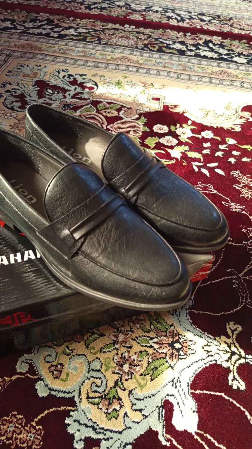 کفش|کیف، کفش، کمربند|لنگرود, |دیوار