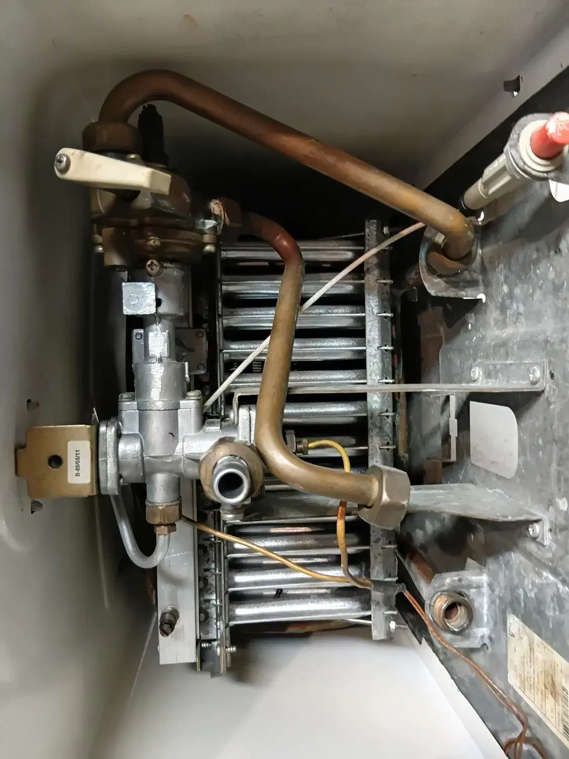 آبگرم کن دیواری بوتان|آبگرمکن، پکیج، شوفاژ|اراک, |دیوار