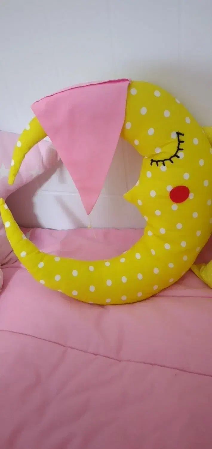 روتختی  و کوسن و بالشت تم ابر و ستاره سالم و تمیز|سرویس روتختی|باغستان, |دیوار